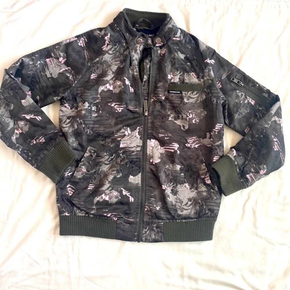 Members Only Size 10 Camouflage Light Jacket